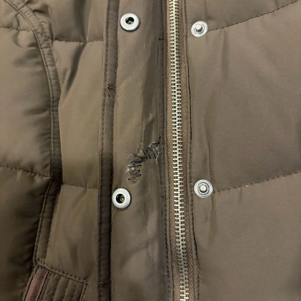 Vintage Y2K Hollister brown puffer jacket
with Faux Fur Trim - Picture 5 of 6